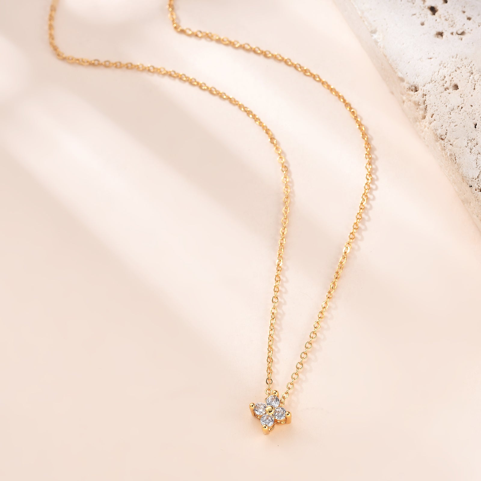 Four-leaf Clover Zircon Necklace