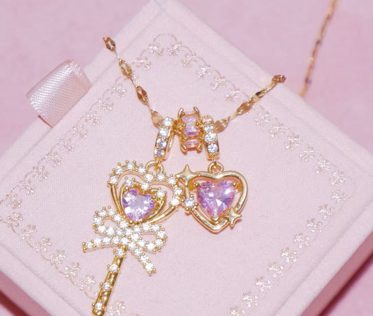 New smart fashion temperament heart-shaped key pendant Korean version trend full diamond necklace women's short collarbone neck chain