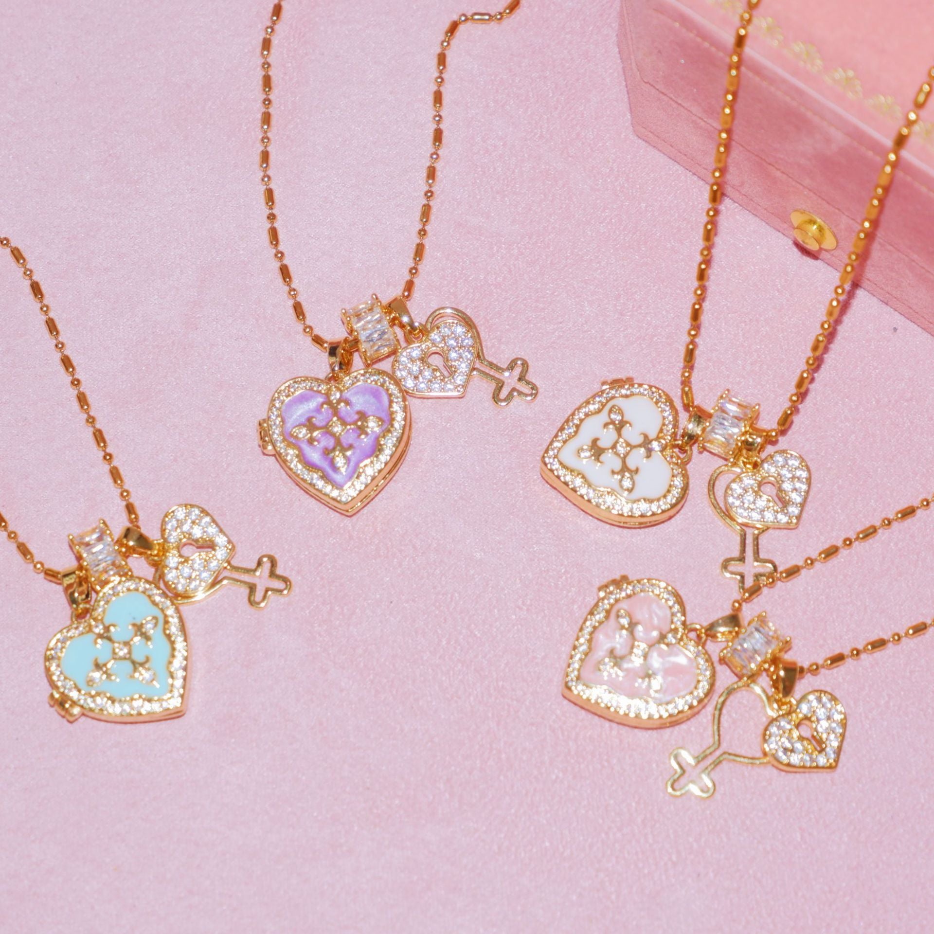 Cross-border photo necklace Douyin same Forever~ Love color key album necklace, girlfriend gift