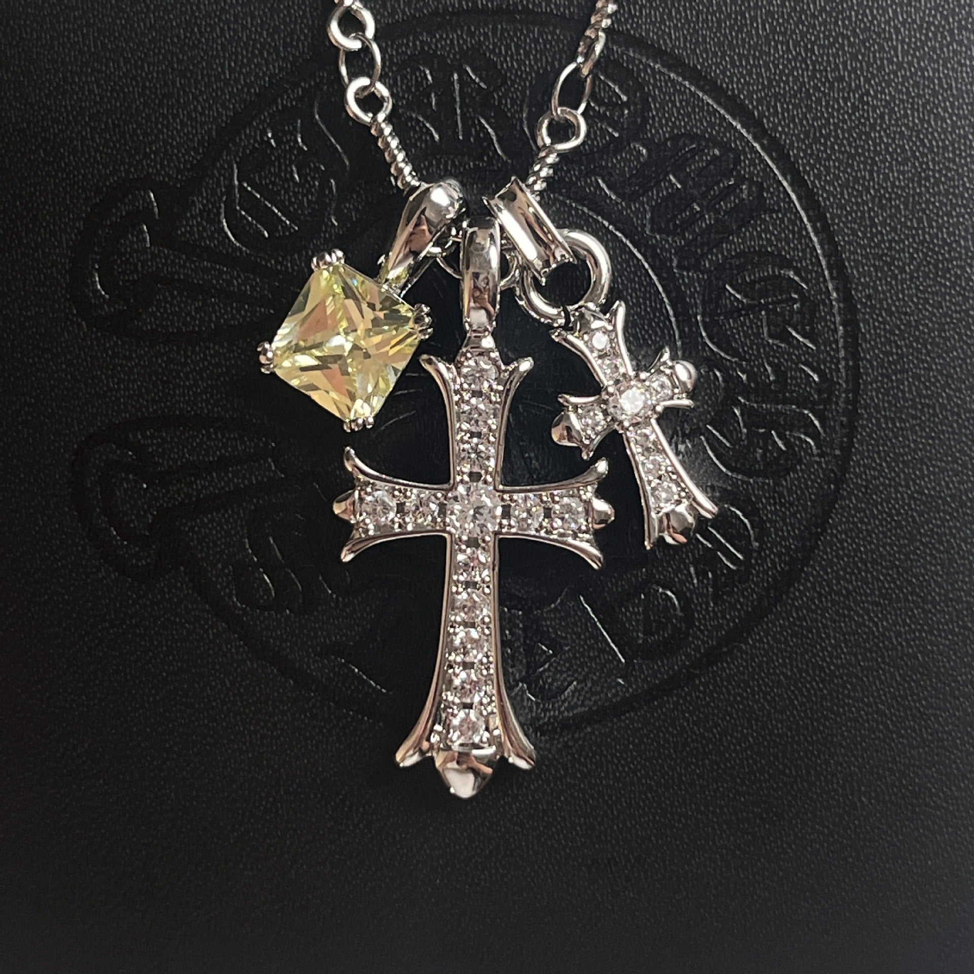 Sugar cube cross, full zircon cross necklace pendant, super high color retention, couple trendy punk hip-hop necklace.
