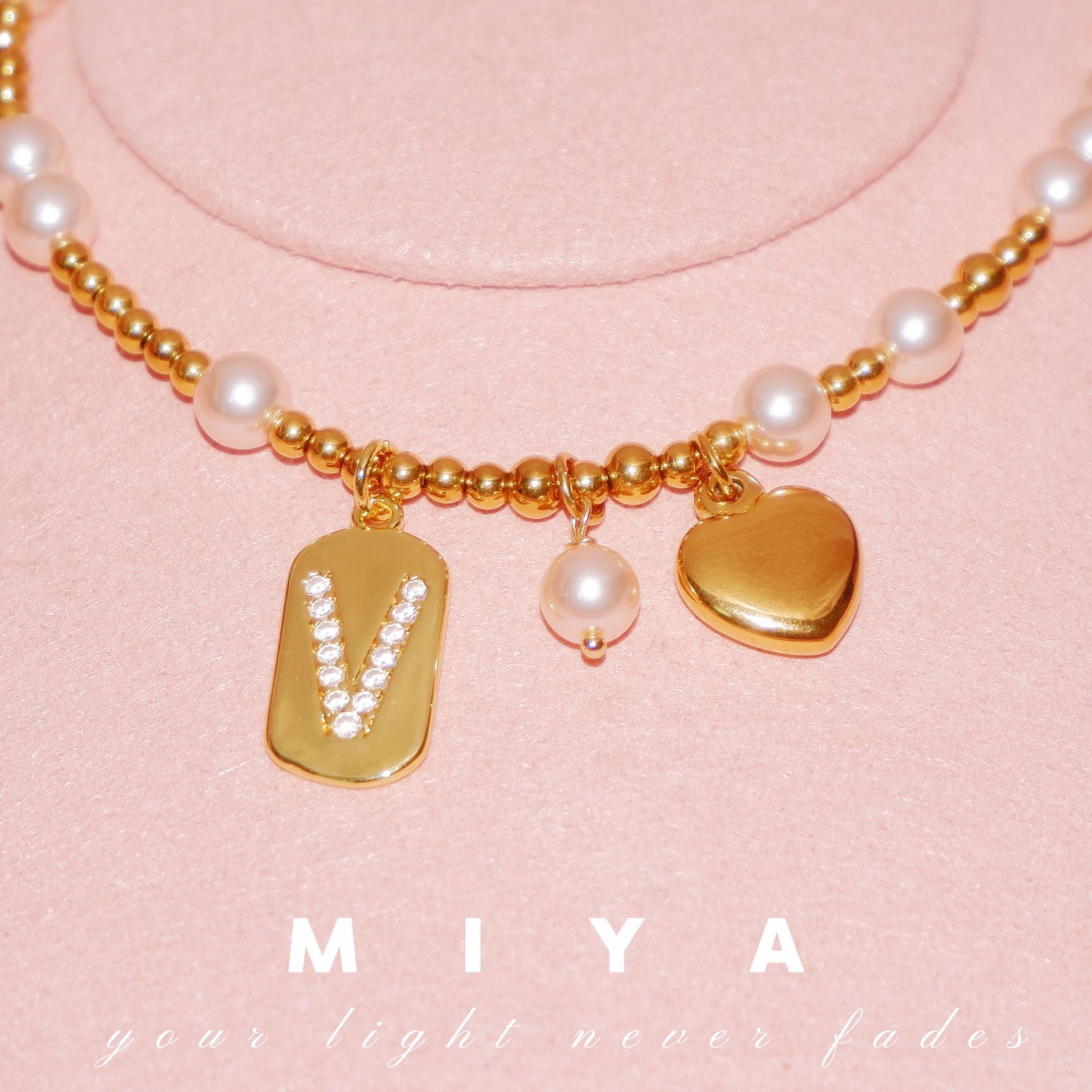 ins cross-border popular niche letter 26 letter necklace, Spice Girl autumn and winter caramel pearl letter limited necklace