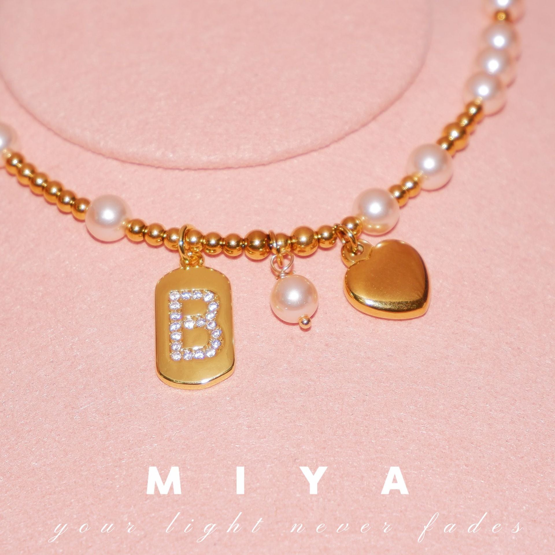 ins cross-border popular niche letter 26 letter necklace, Spice Girl autumn and winter caramel pearl letter limited necklace
