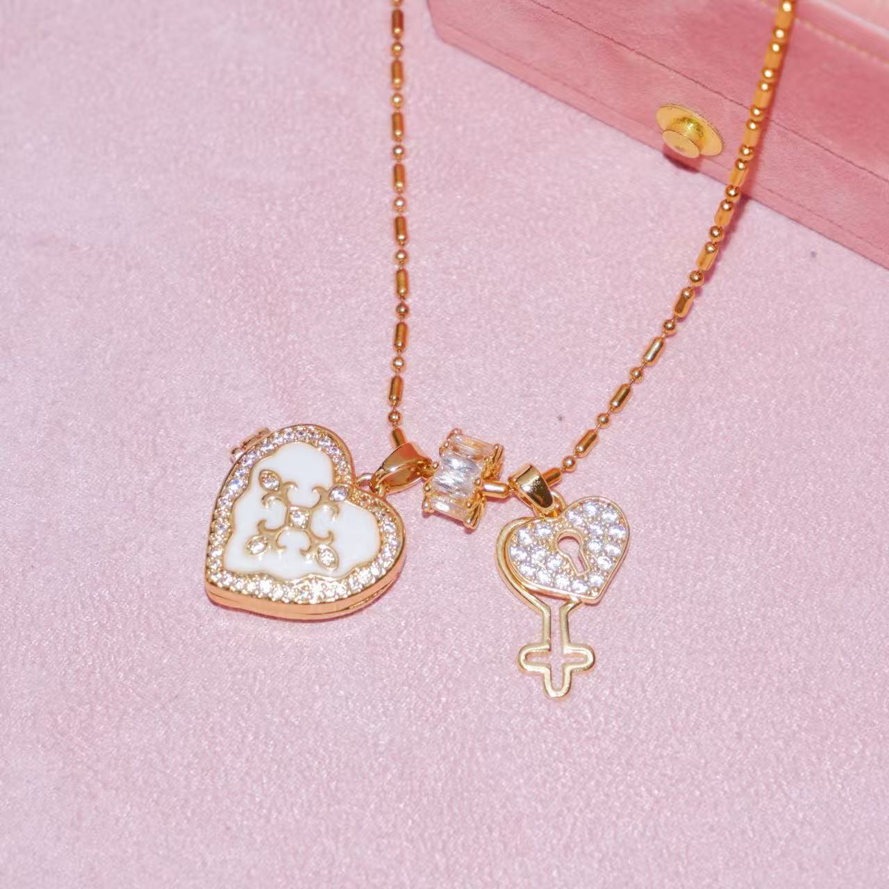 Cross-border photo necklace Douyin same Forever~ Love color key album necklace, girlfriend gift