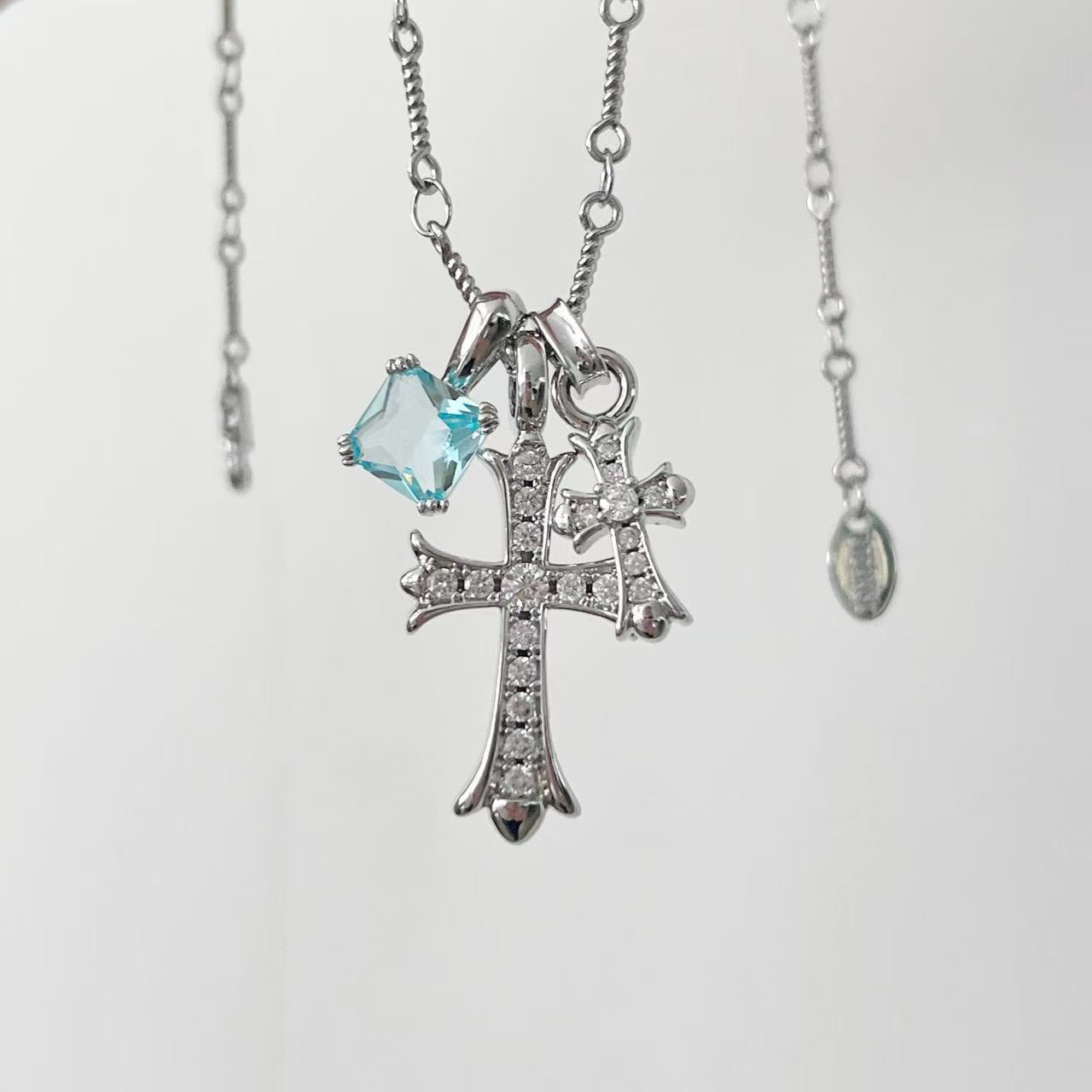 Sugar cube cross, full zircon cross necklace pendant, super high color retention, couple trendy punk hip-hop necklace.