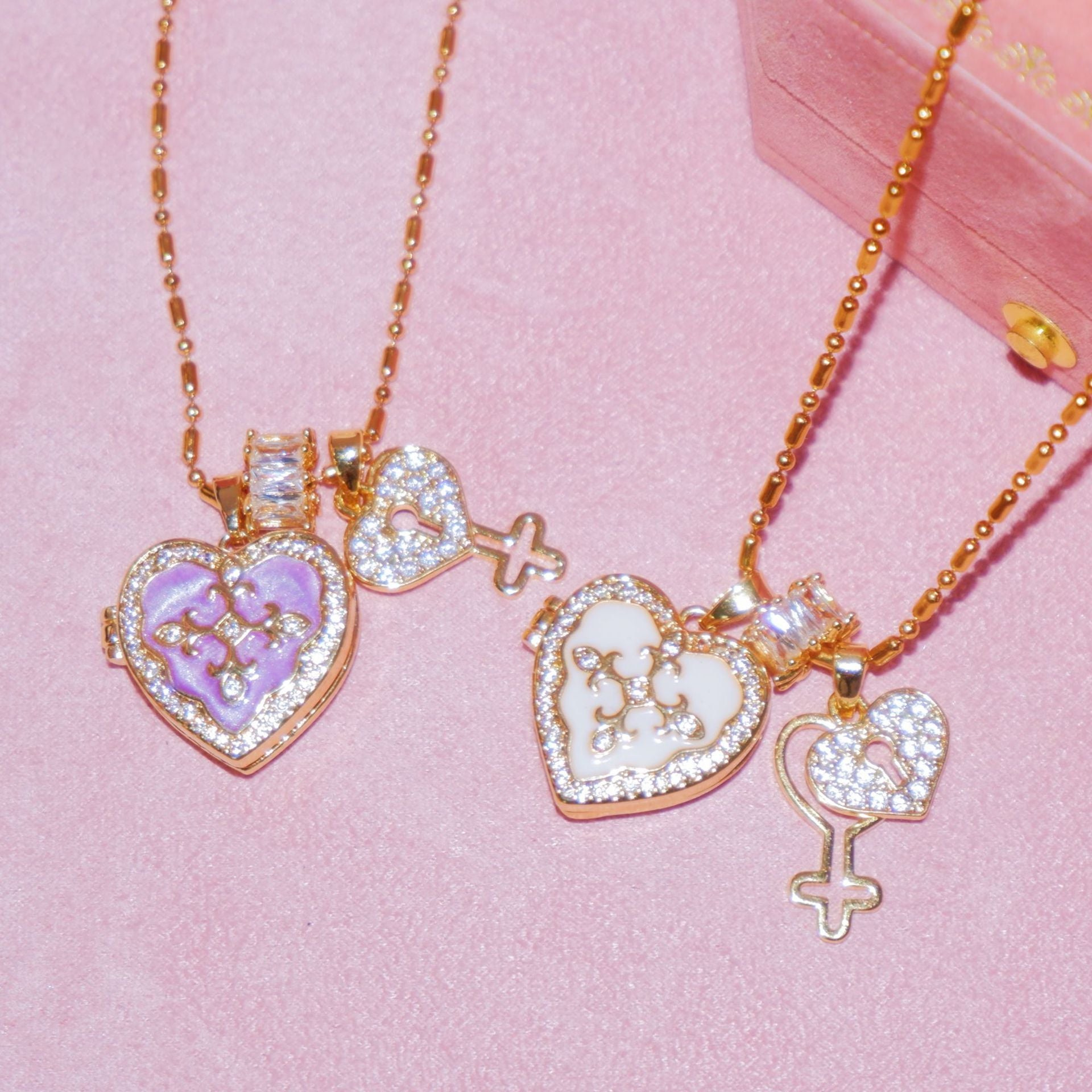 Cross-border photo necklace Douyin same Forever~ Love color key album necklace, girlfriend gift