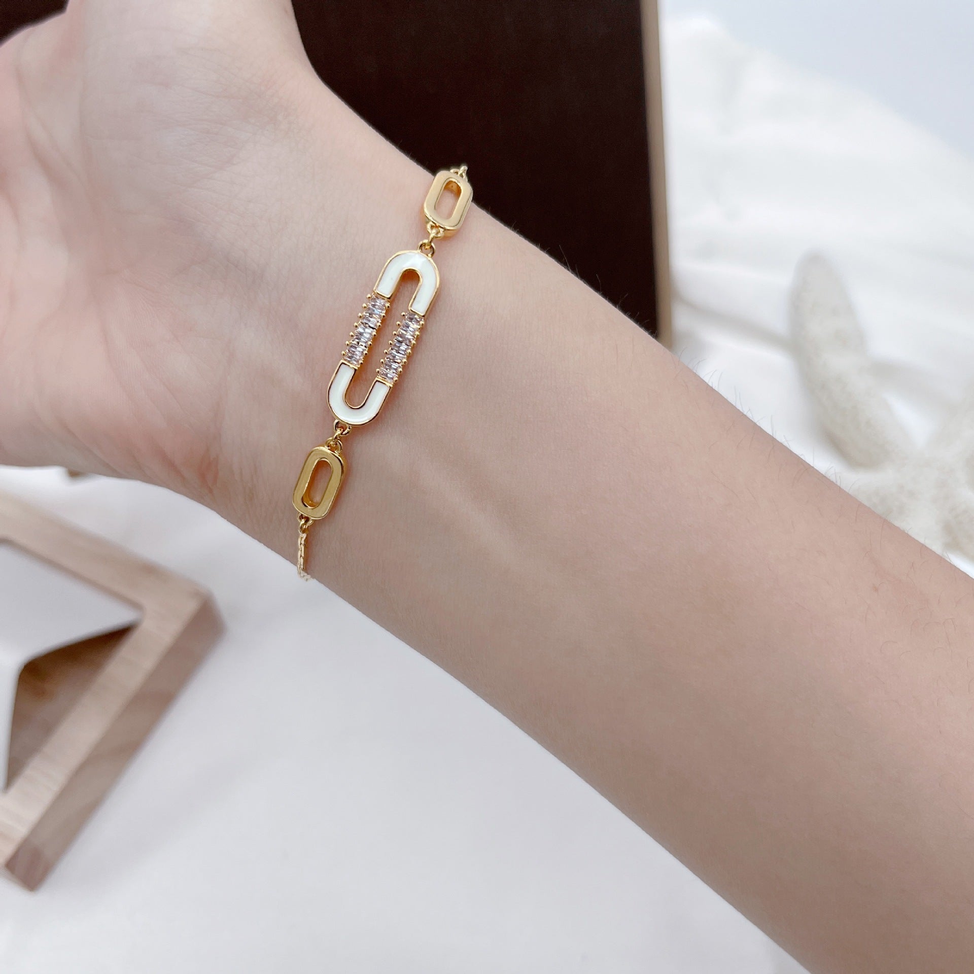 Cross-border explosive jewelry round love electroplating high-grade zircon gold-plated adjustable bracelet wholesale female