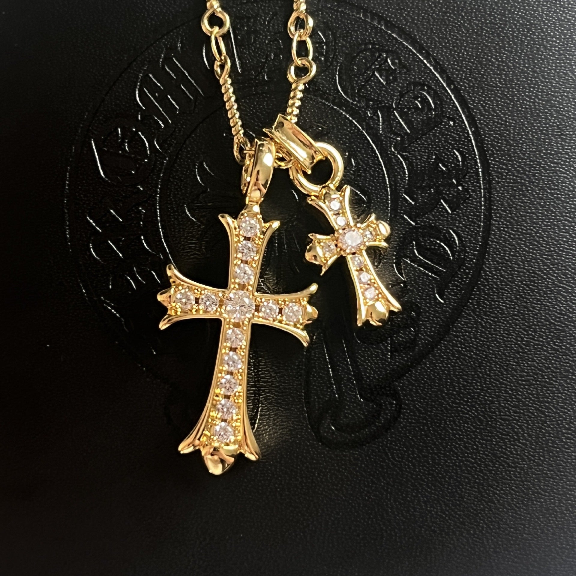 Sugar cube cross, full zircon cross necklace pendant, super high color retention, couple trendy punk hip-hop necklace.