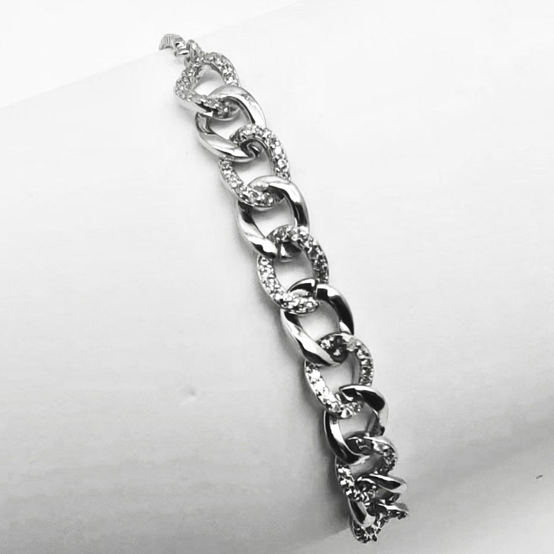 Cross-border explosive jewelry round love electroplating high-grade zircon gold-plated adjustable bracelet wholesale female