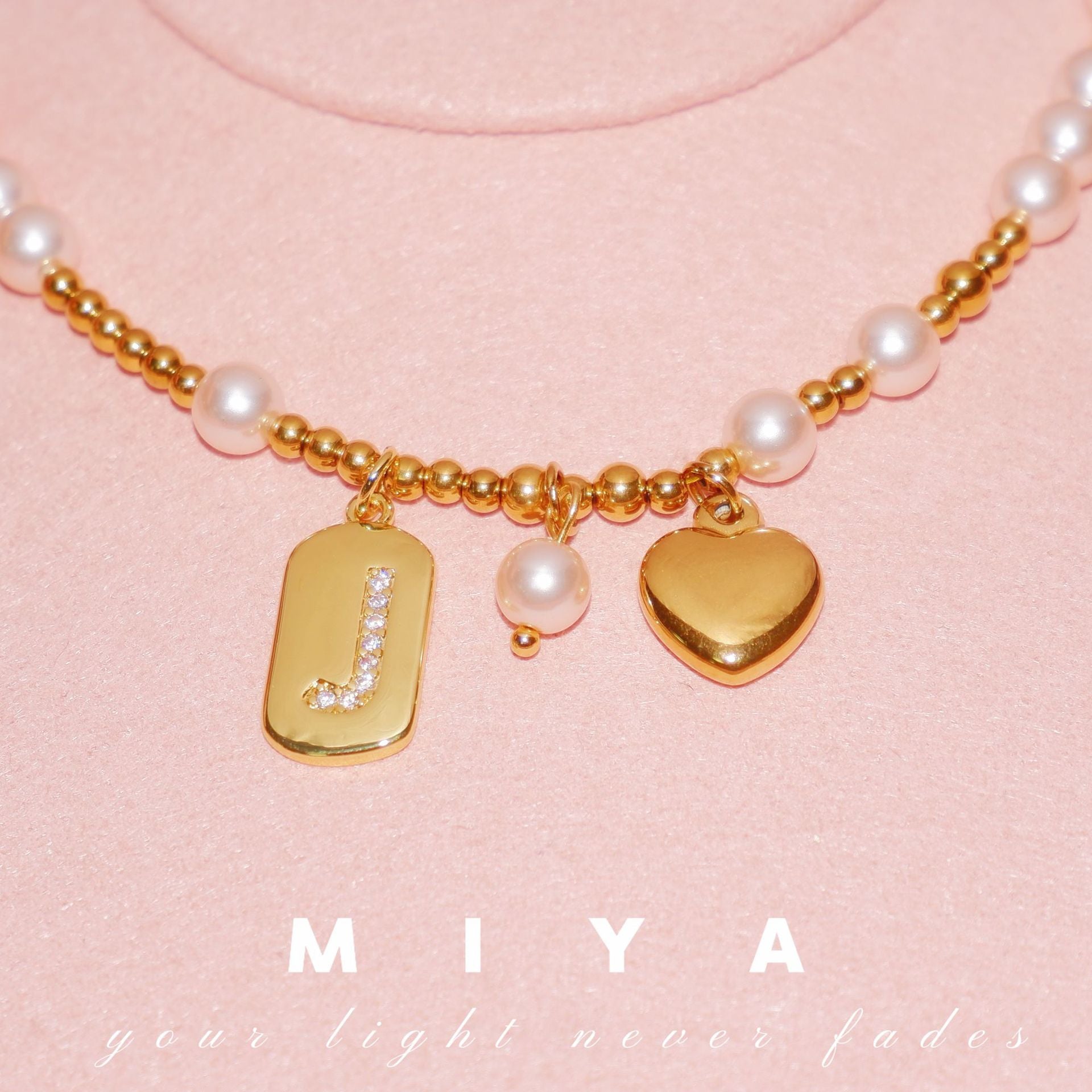 ins cross-border popular niche letter 26 letter necklace, Spice Girl autumn and winter caramel pearl letter limited necklace
