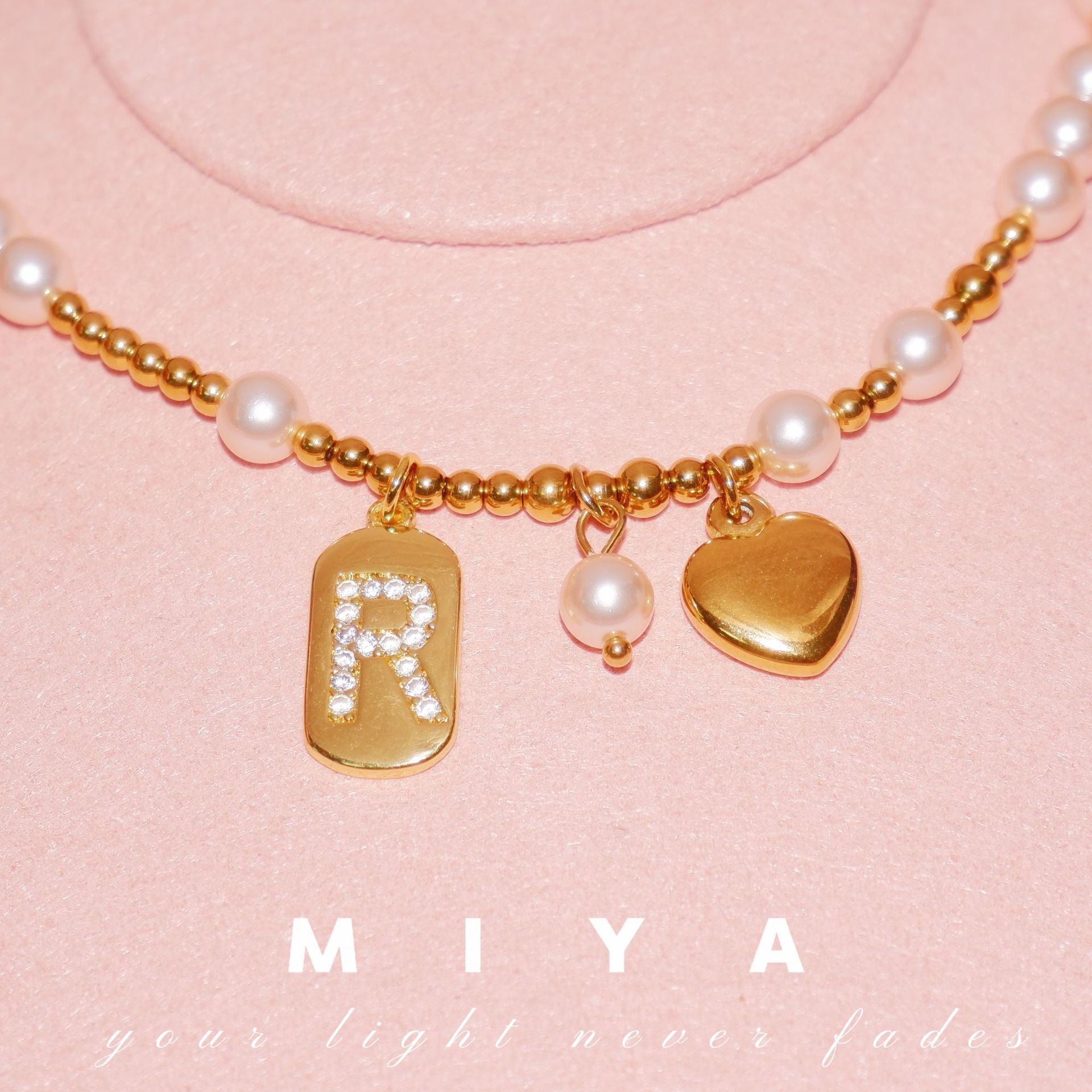 ins cross-border popular niche letter 26 letter necklace, Spice Girl autumn and winter caramel pearl letter limited necklace