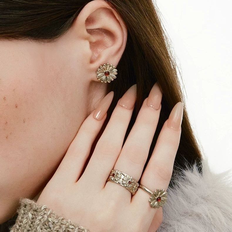 New Daisy series French retro ring with adjustable opening