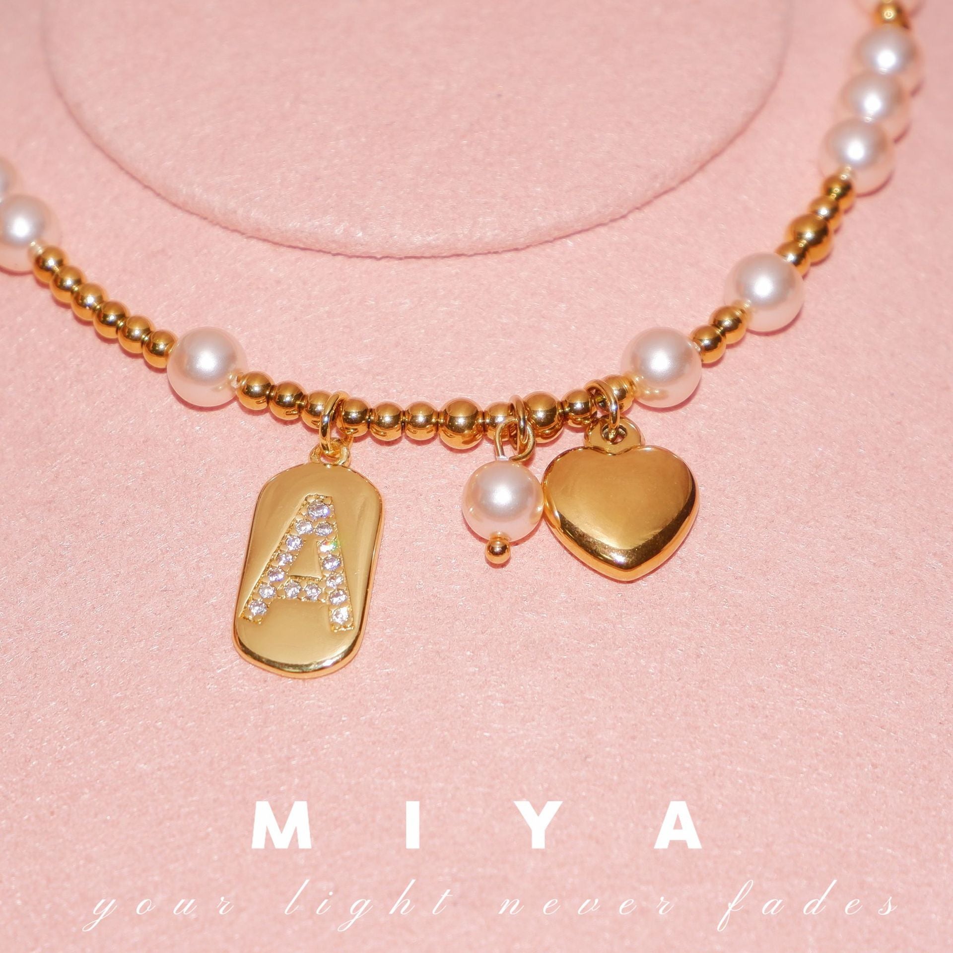 ins cross-border popular niche letter 26 letter necklace, Spice Girl autumn and winter caramel pearl letter limited necklace