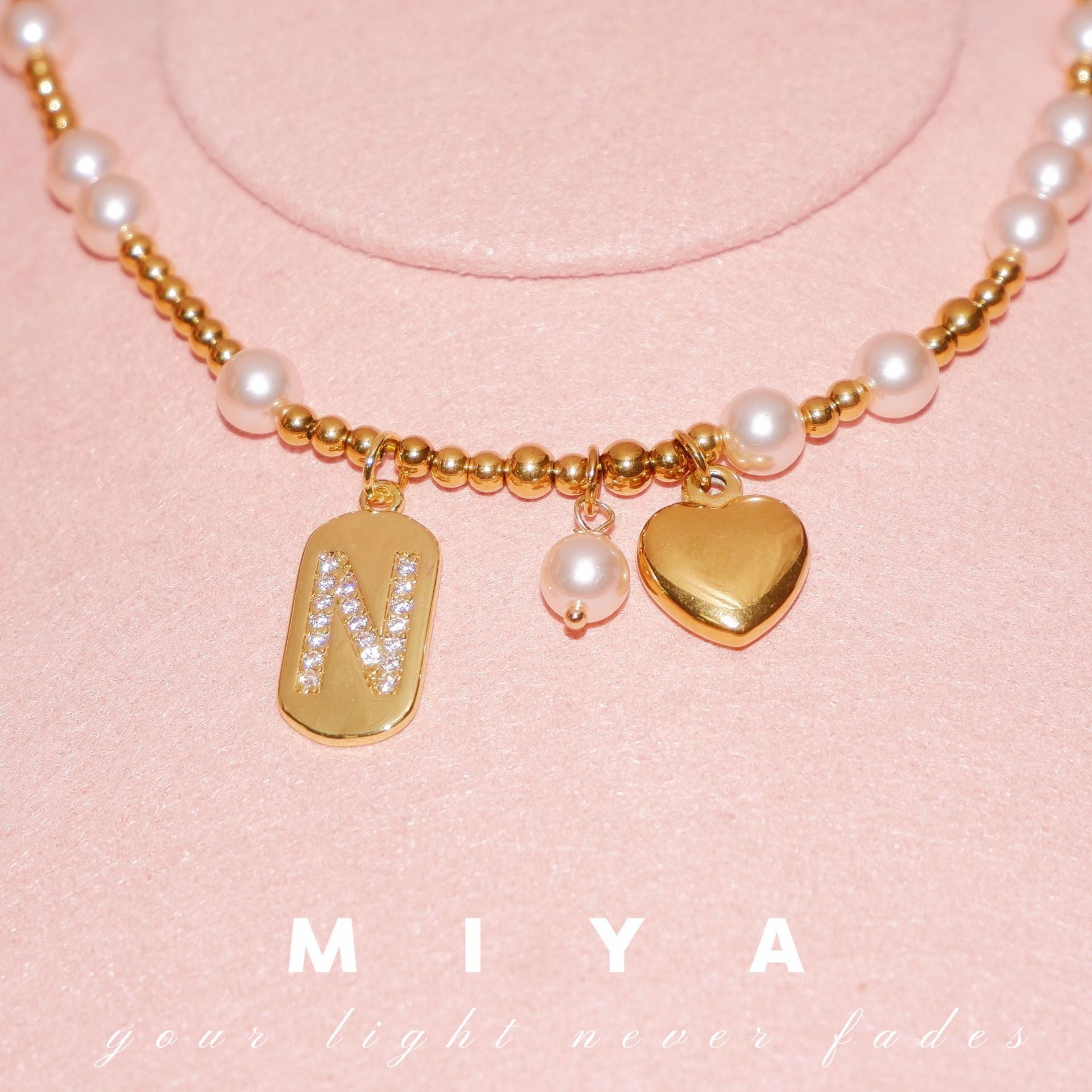 ins cross-border popular niche letter 26 letter necklace, Spice Girl autumn and winter caramel pearl letter limited necklace