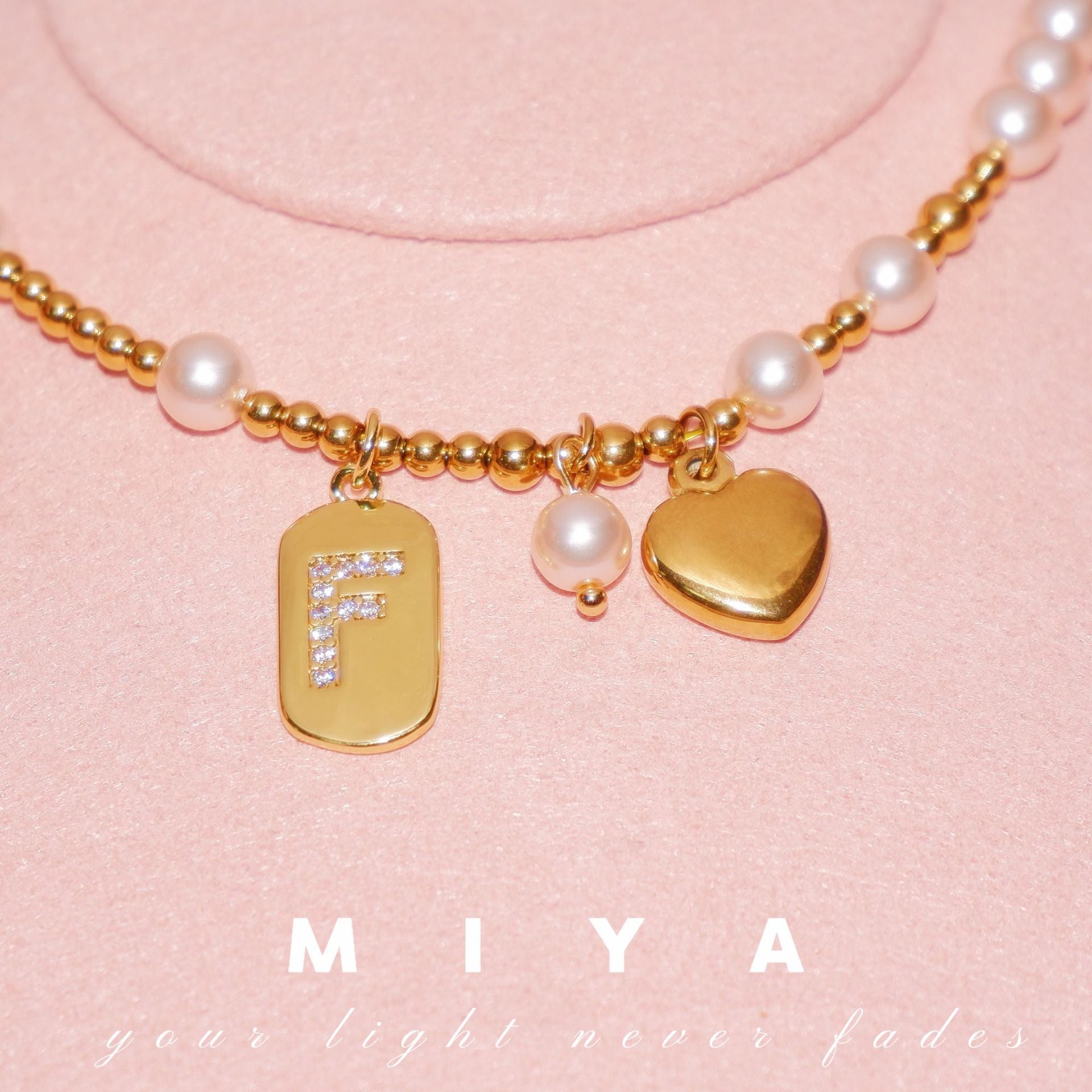 ins cross-border popular niche letter 26 letter necklace, Spice Girl autumn and winter caramel pearl letter limited necklace