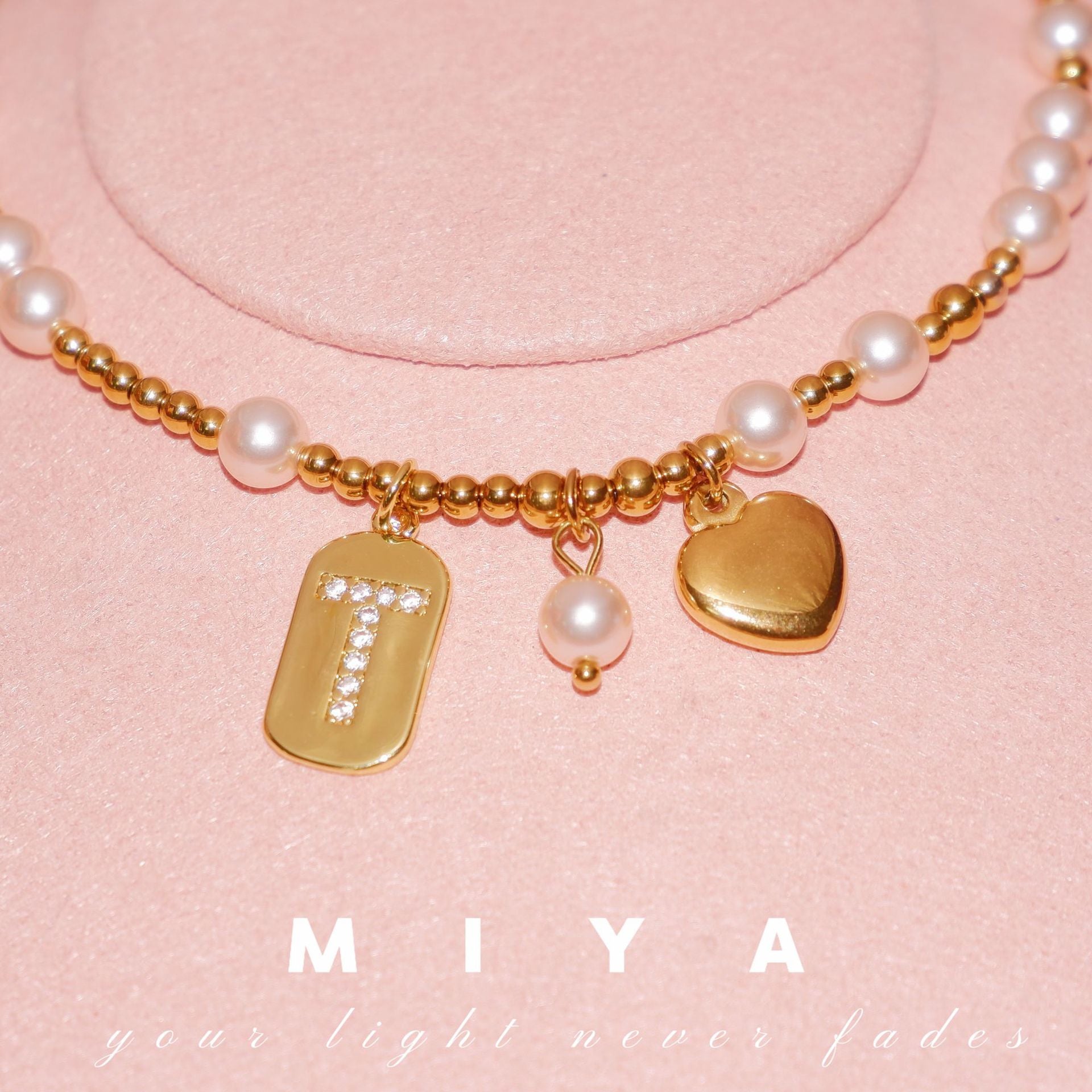 ins cross-border popular niche letter 26 letter necklace, Spice Girl autumn and winter caramel pearl letter limited necklace
