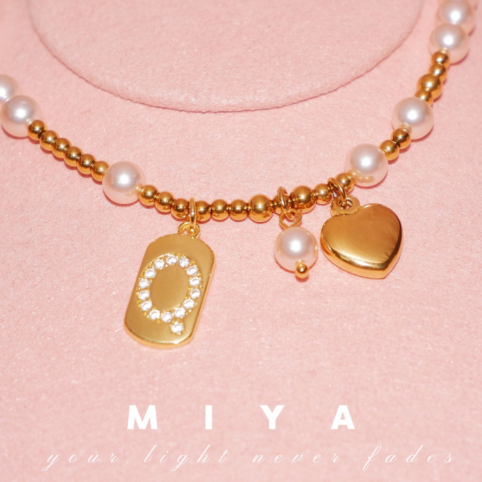ins cross-border popular niche letter 26 letter necklace, Spice Girl autumn and winter caramel pearl letter limited necklace