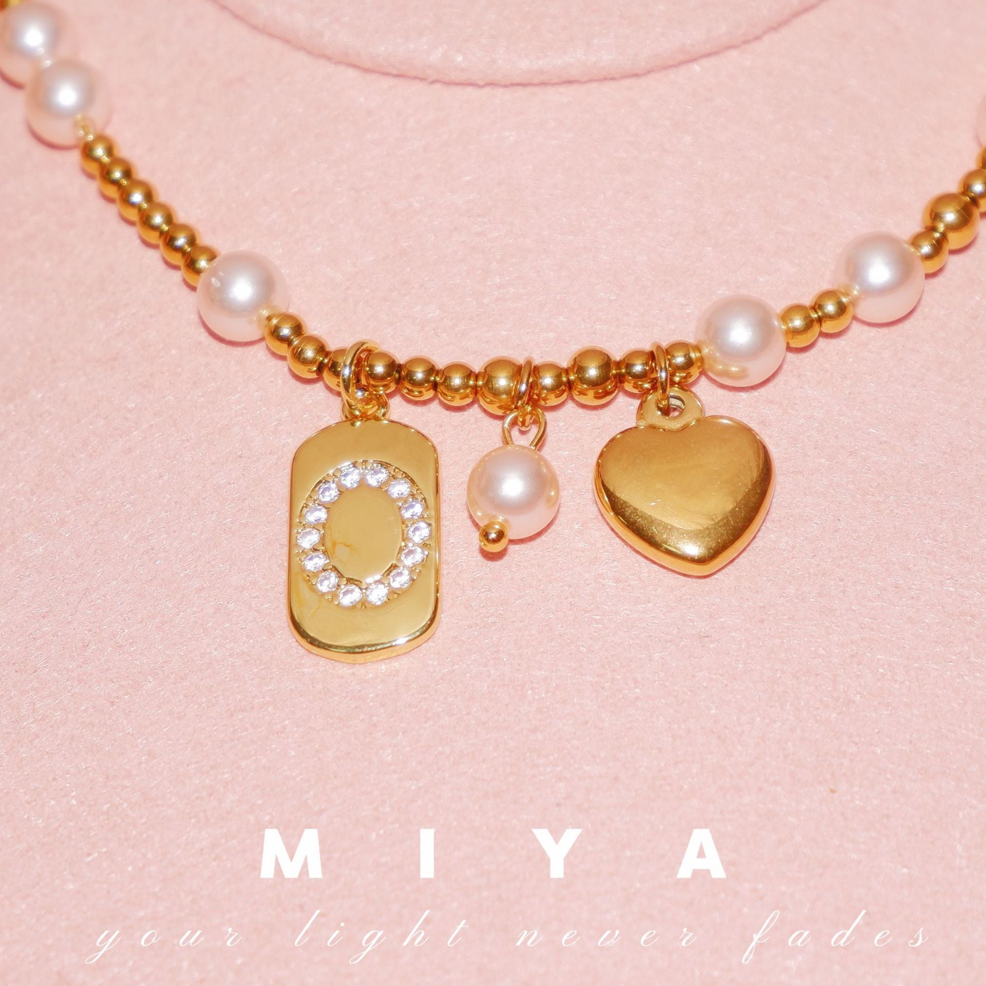 ins cross-border popular niche letter 26 letter necklace, Spice Girl autumn and winter caramel pearl letter limited necklace