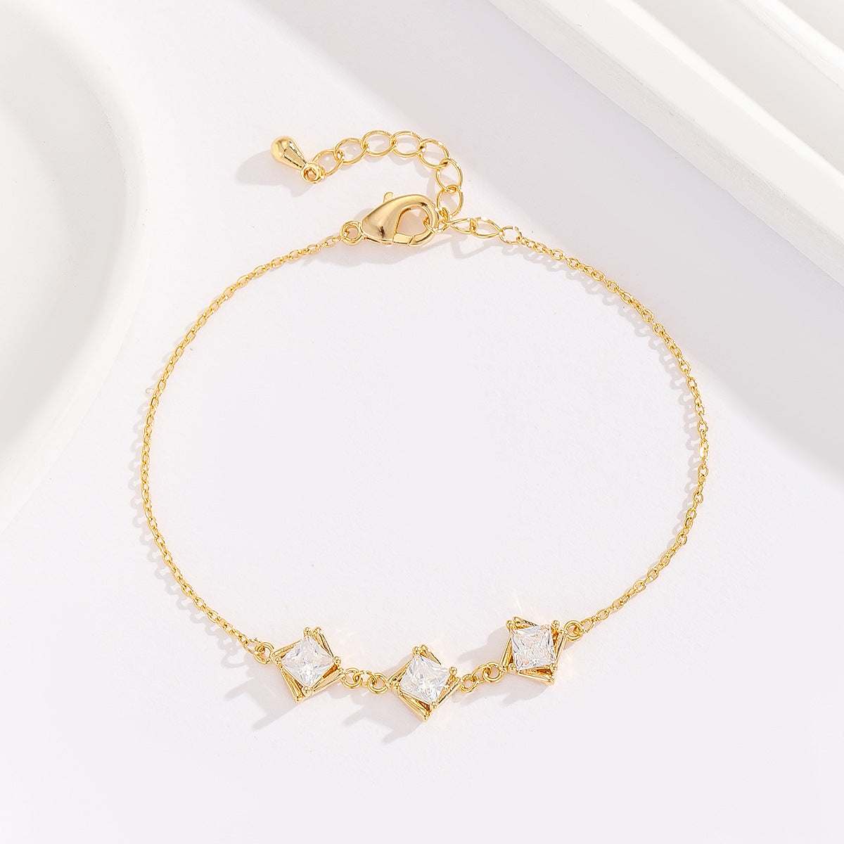 Cross-border explosive jewelry round love electroplating high-grade zircon gold-plated adjustable bracelet wholesale female