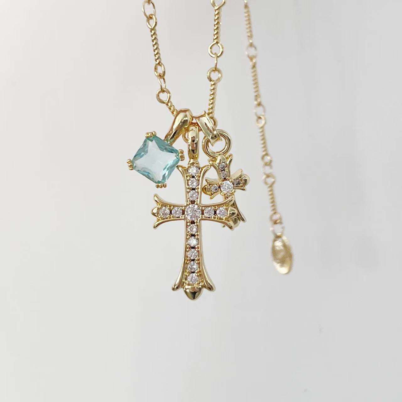 Sugar cube cross, full zircon cross necklace pendant, super high color retention, couple trendy punk hip-hop necklace.