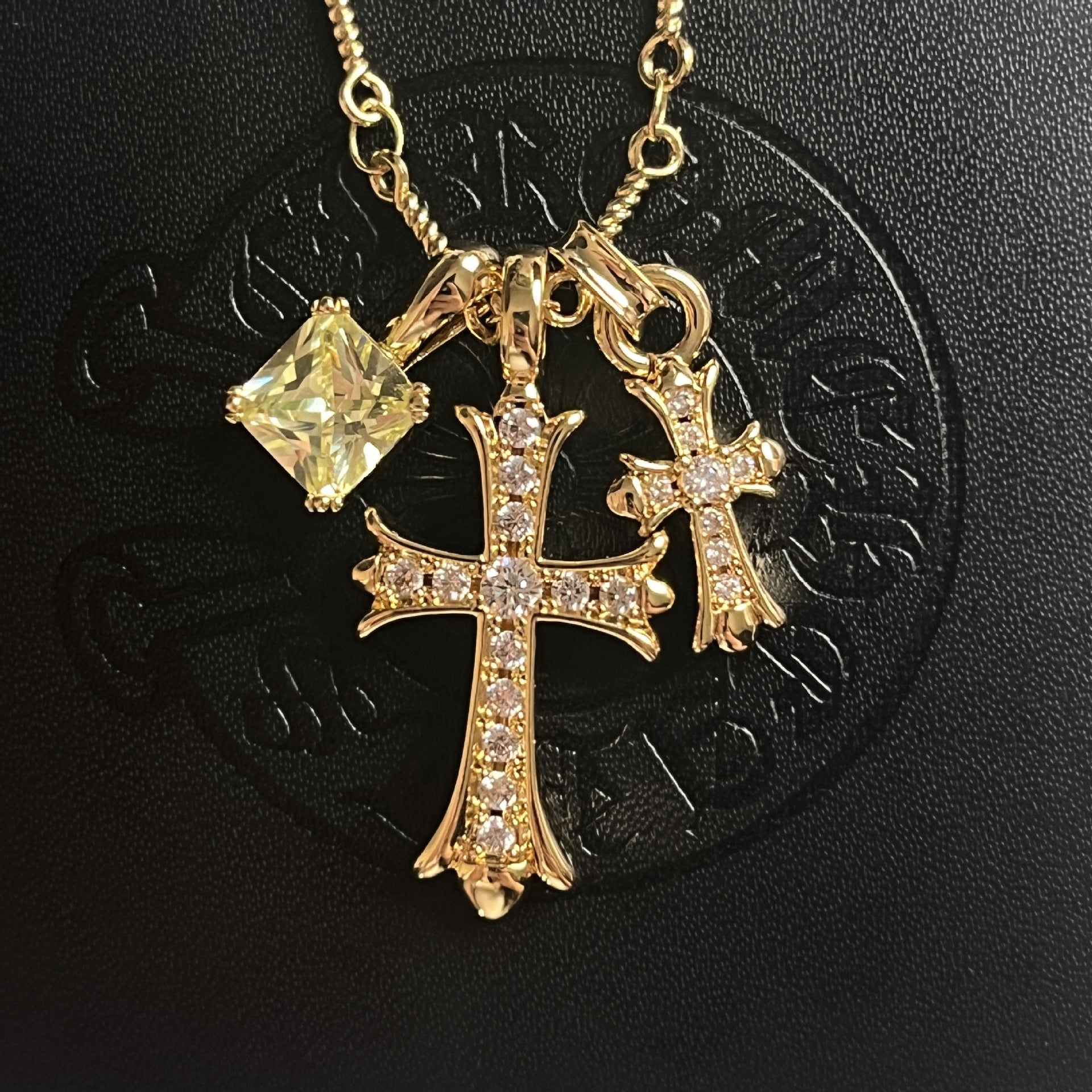 Sugar cube cross, full zircon cross necklace pendant, super high color retention, couple trendy punk hip-hop necklace.