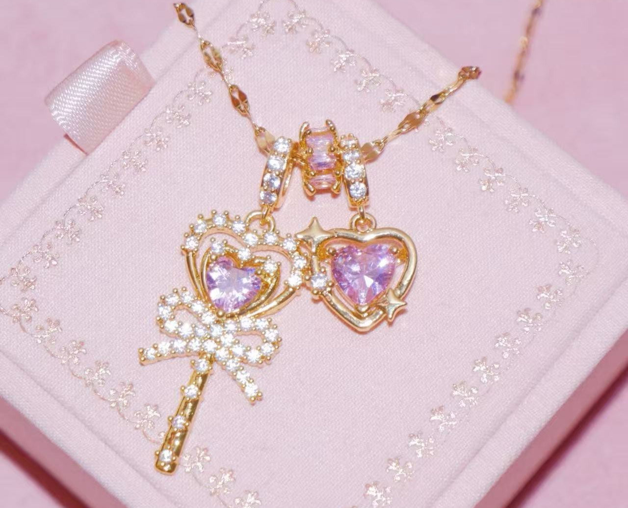 New smart fashion temperament heart-shaped key pendant Korean version trend full diamond necklace women's short collarbone neck chain